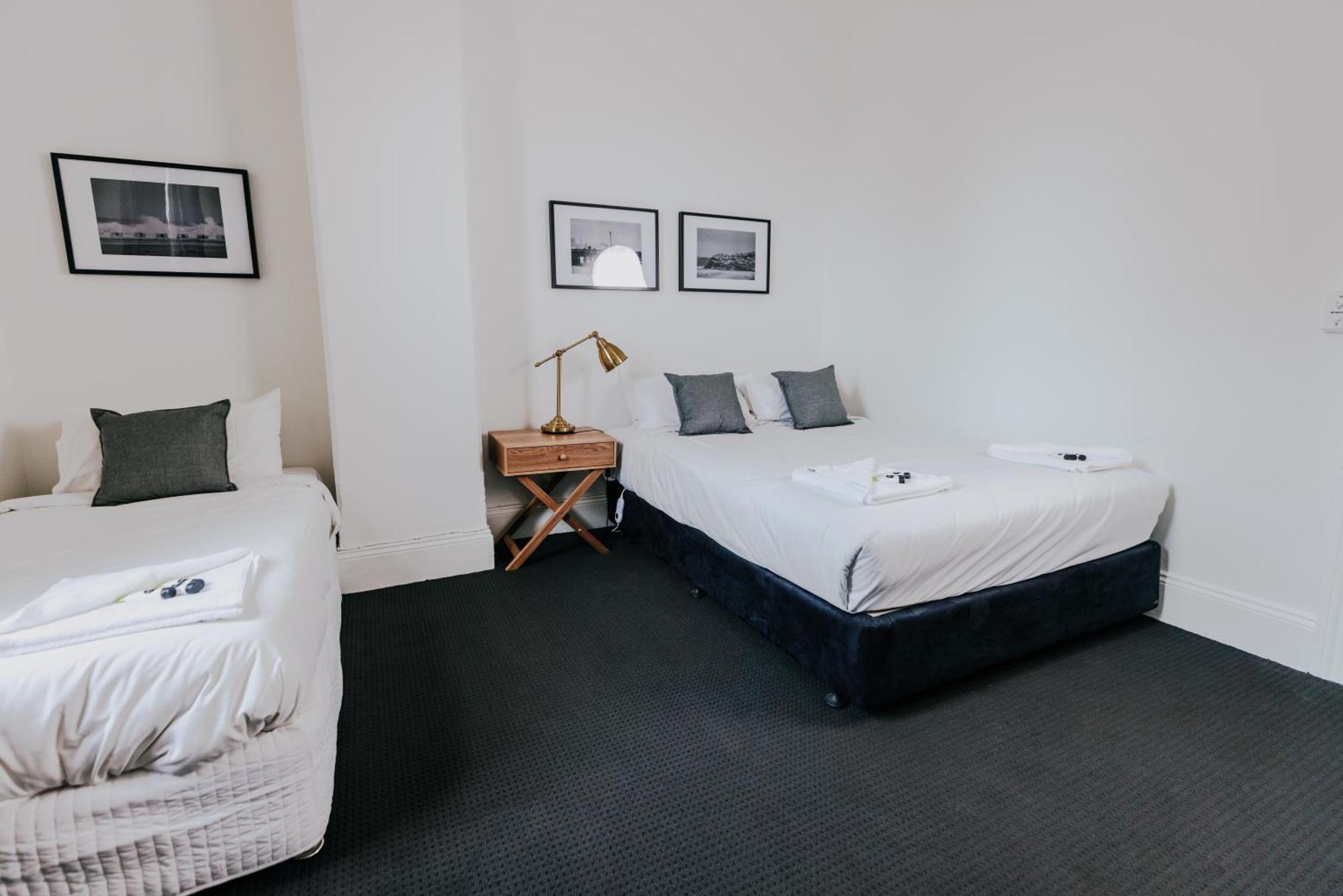 Holmesville Hotel Стая снимка