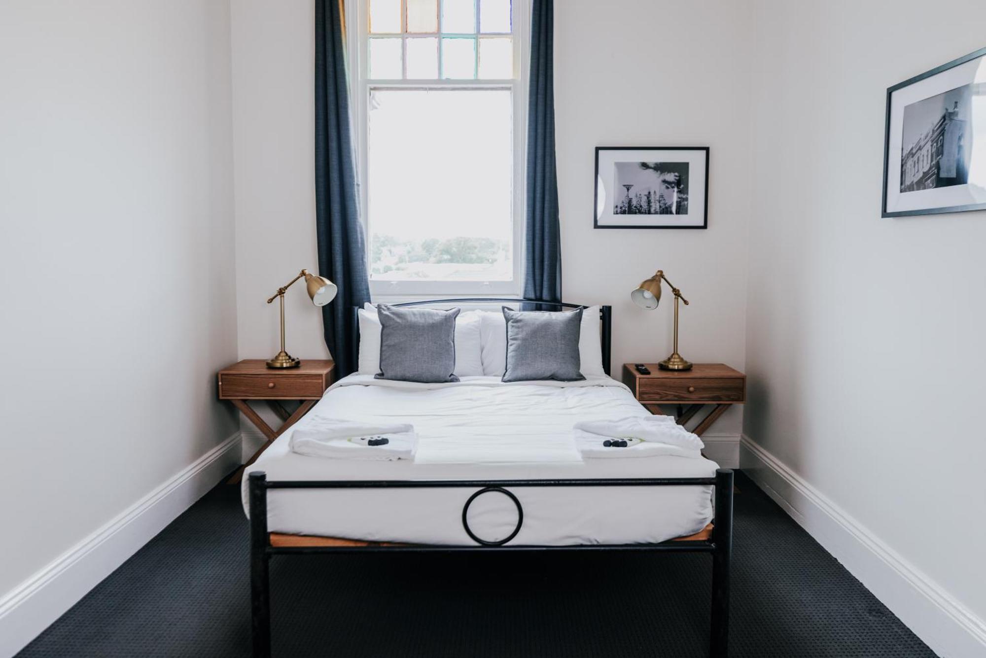 Holmesville Hotel Стая снимка